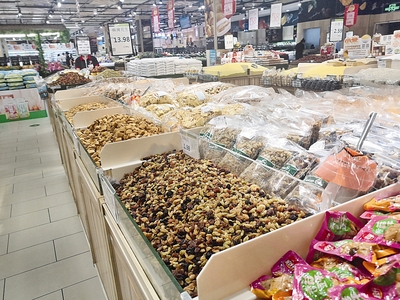 散裝食品裸售存在隱患，開放式管理需加強監(jiān)管