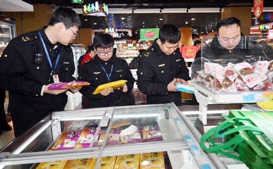筑牢節日“安全網”——延吉市開展元宵節食品銷售安全專項檢查紀實